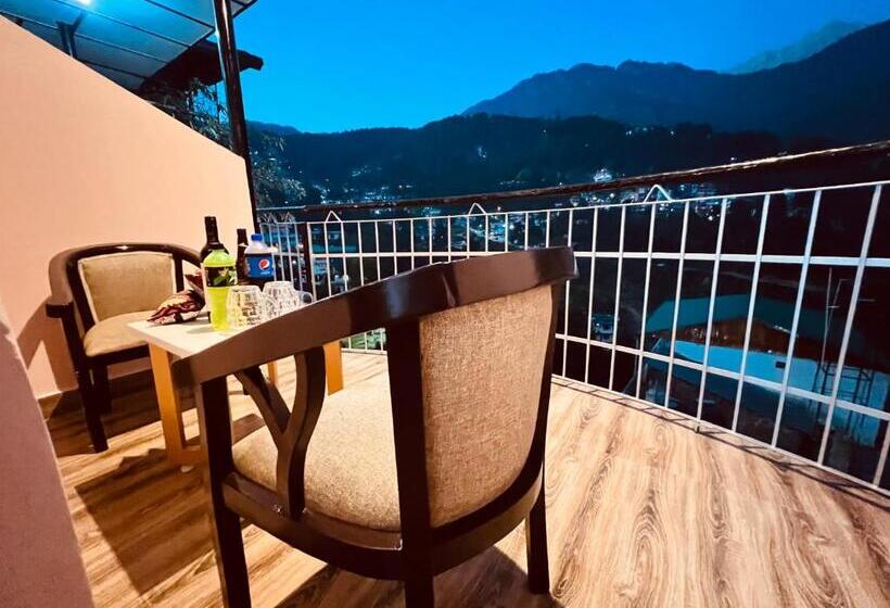 Номер Deluxe, The Nest With Open Rooftop Cafe Mecleodganj