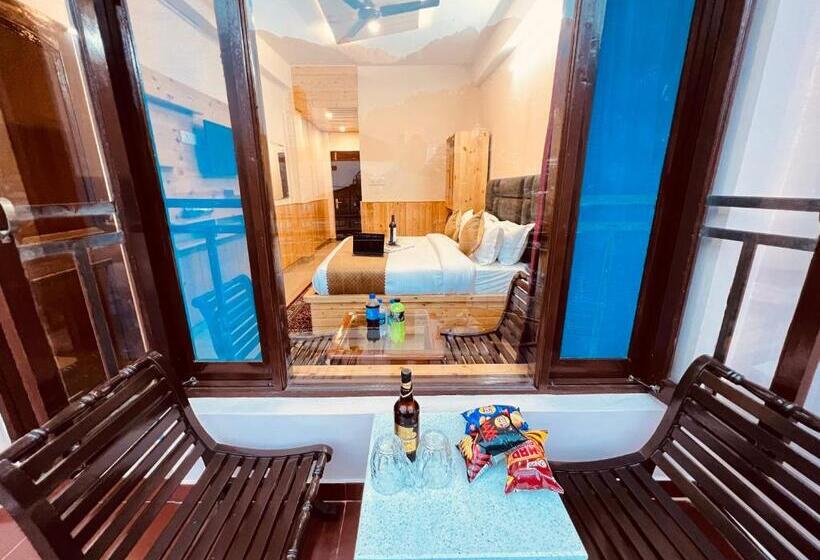 Номер Deluxe с Балконом, The Nest With Open Rooftop Cafe Mecleodganj