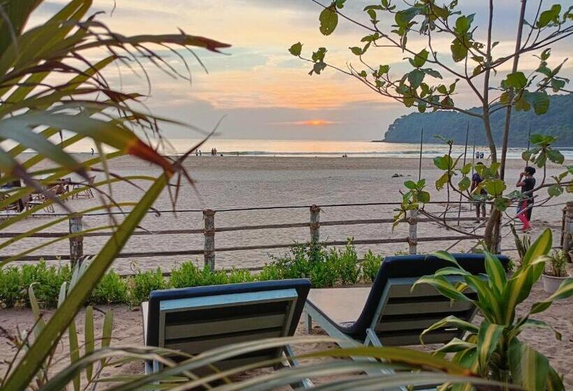 Люкс Deluxe Вид на Море, The Coast Beach Resort