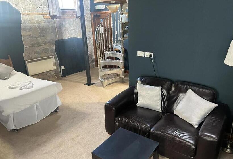 4인용 스탠다드 룸, The White Lion