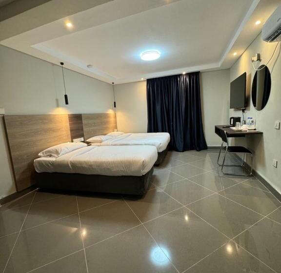 اتاق استاندارد سه تخته با چشمانداز استخر, Ivory Park Hotel Safari Waterworld