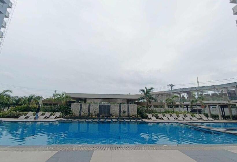 استودیوی استاندارد, Mesavirre Garden Residences