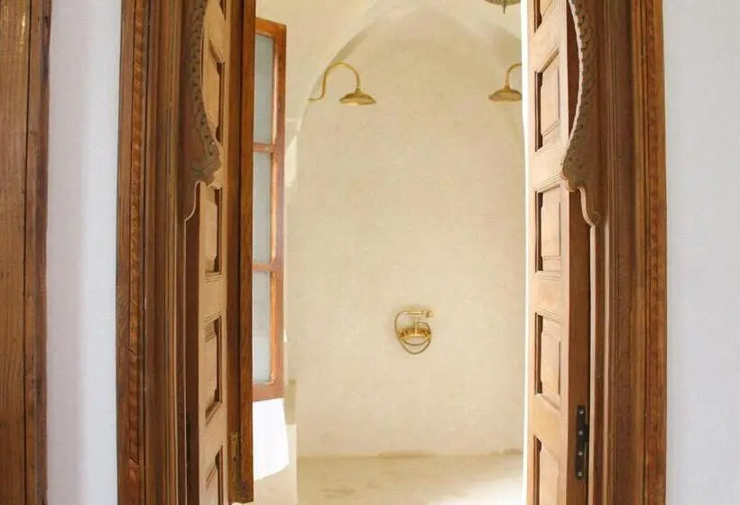 سوییت لوکس, Riad El Morocco