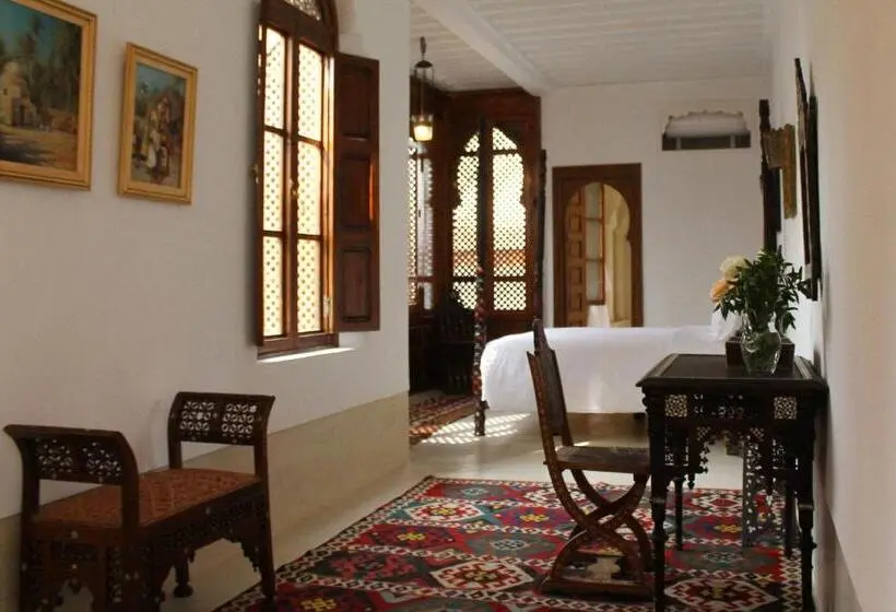 سوییت لوکس, Riad El Morocco