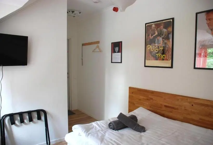 Standard Yhden Hengen Huone, Slite Badhotell