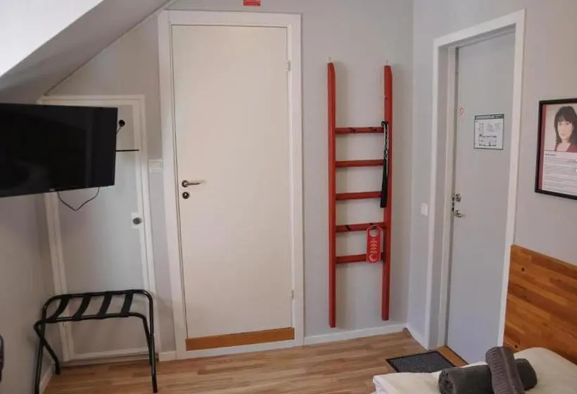 Standard Yhden Hengen Huone, Slite Badhotell