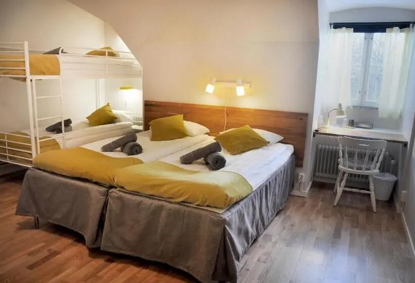Perhehuone, Slite Badhotell