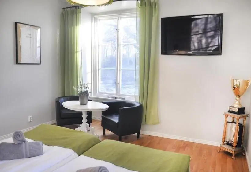 Sviitti 2 Makuuhuonetta, Slite Badhotell