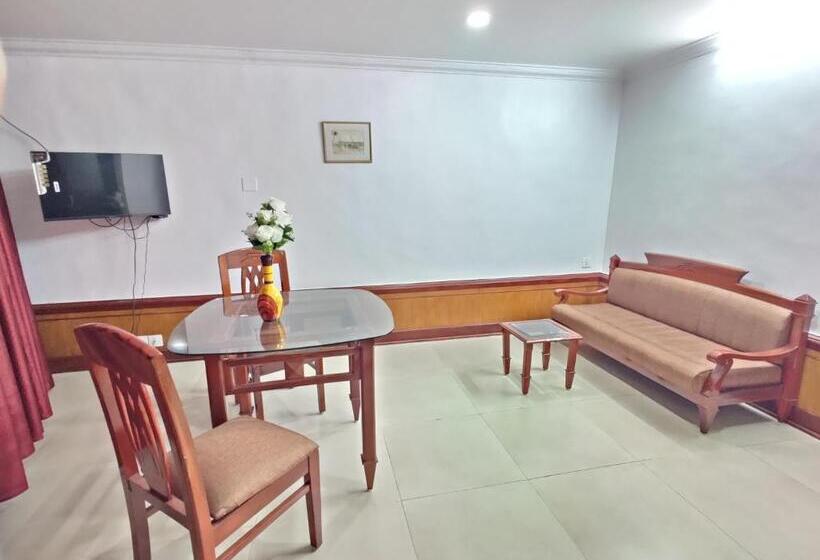 جناح عائلي, Amruth Inn