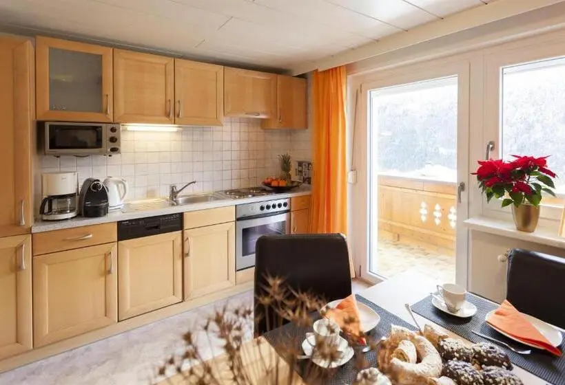 Huoneisto 3 Makuuhuonetta, Appartement Zint