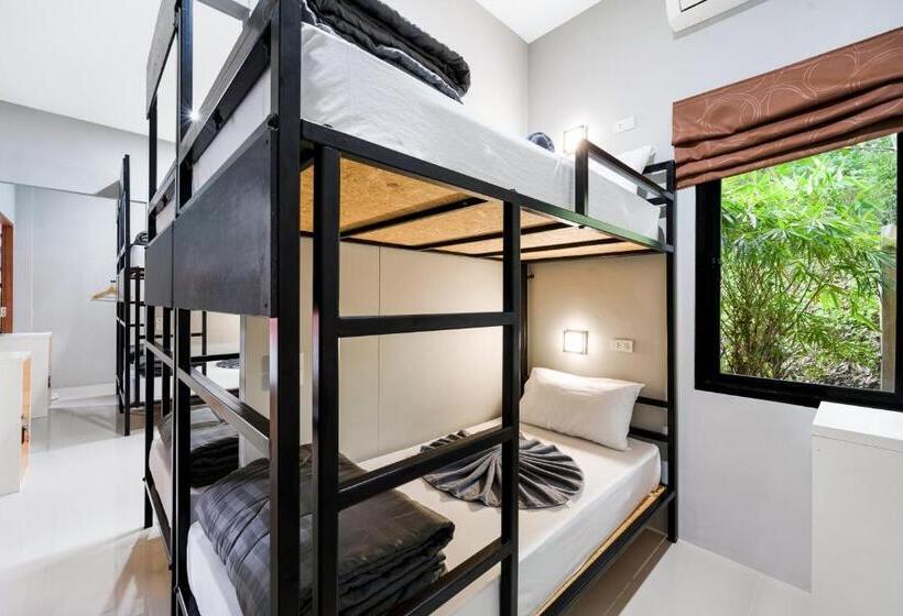 Кровать в Общей Комнате, Chill Inn Samui Hostel And Restaurant