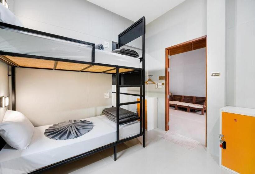 מיטה בחדר משותף, Chill Inn Samui Hostel And Restaurant