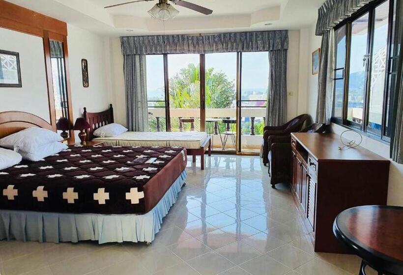 Люкс с Балконом, Aksarai