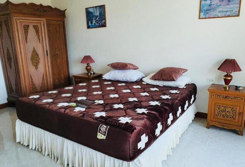 Люкс с Балконом, Aksarai