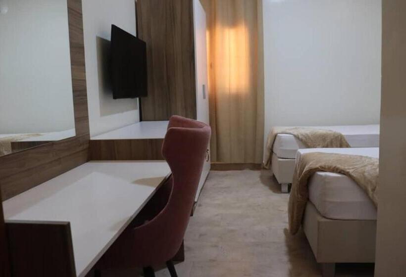 غرفة قياسية, Capblancvillagetouristique