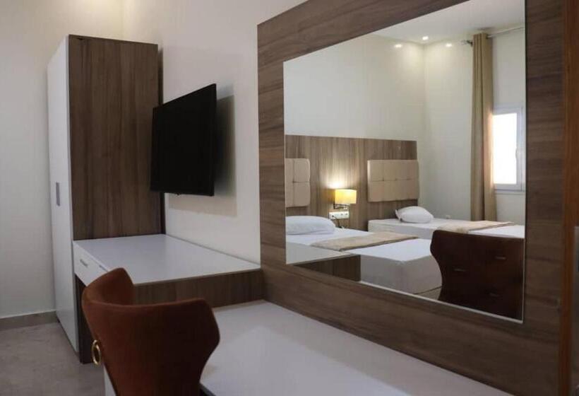 غرفة قياسية, Capblancvillagetouristique