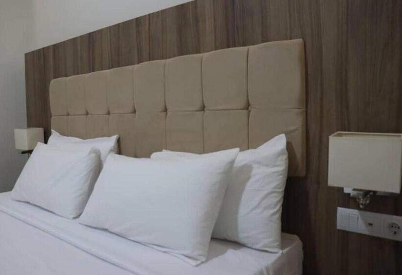 غرفة قياسية, Capblancvillagetouristique