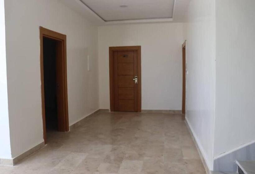 جناح, Capblancvillagetouristique