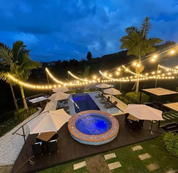 חדר סטנדרט לארבעה, Ecoluxe