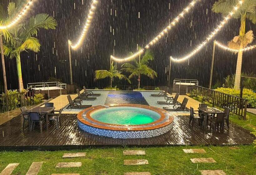 חדר סטנדרט לארבעה, Ecoluxe