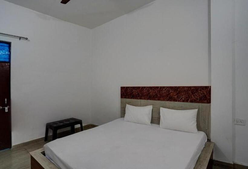 트리플 클래식 룸, Oyo Sky Line