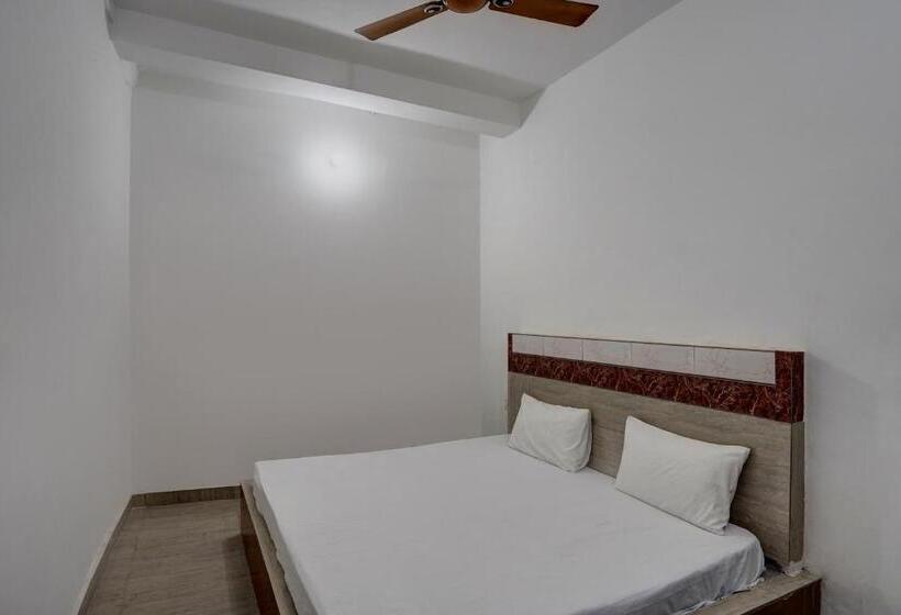 트리플 클래식 룸, Oyo Sky Line