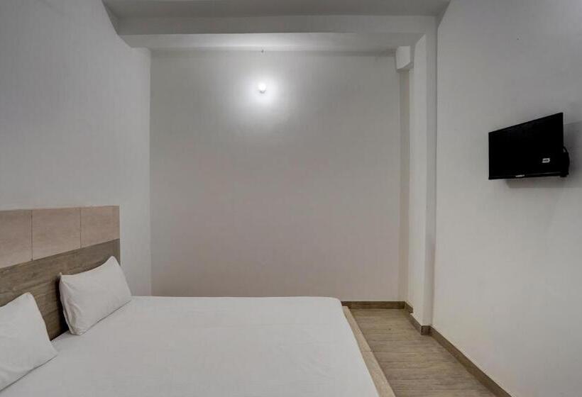 트리플 클래식 룸, Oyo Sky Line