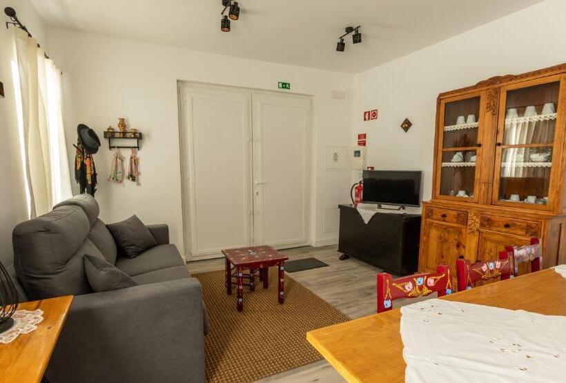 침실 3개 주택, Páteo Lima