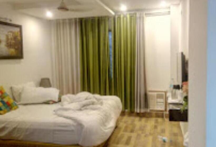 デラックスルーム, Swarg Exotica Bihar