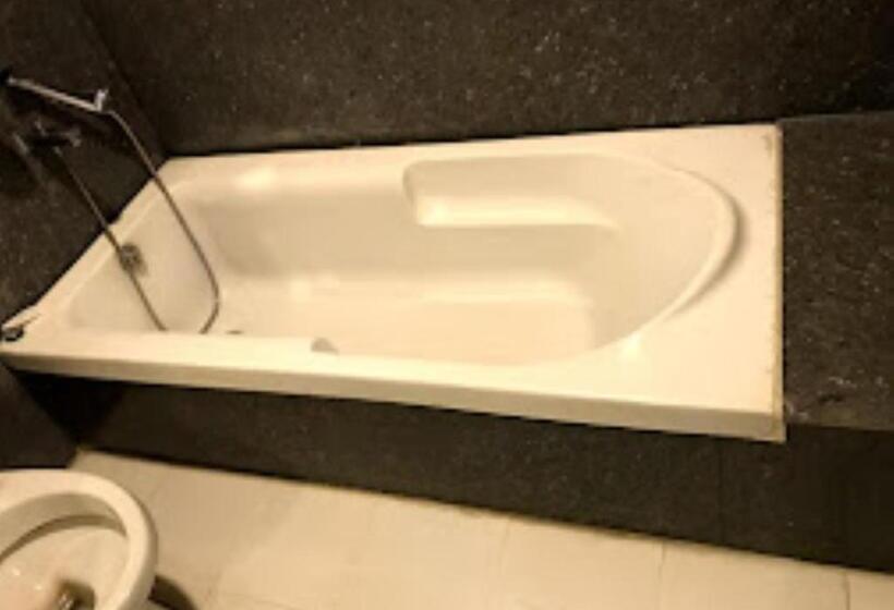 デラックスルーム, Swarg Exotica Bihar