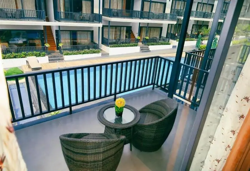 Chambre Deluxe Vue Mer avec Balcon, Oralia Resort