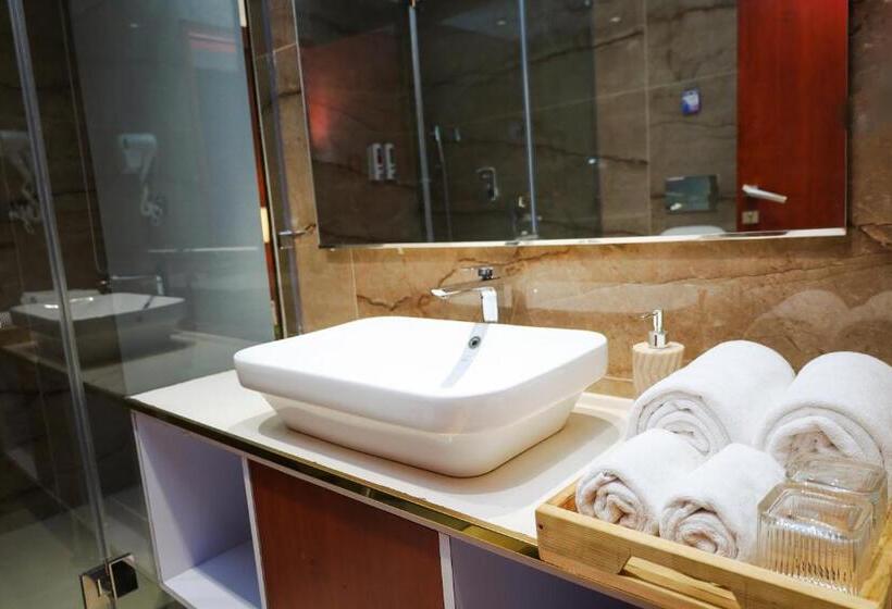 غرفة ديلوكس مطلّة علي البحر مزوَّدة بشُرفة, Oralia Resort