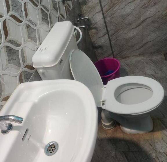 デラックスルーム, Augustin Guest House