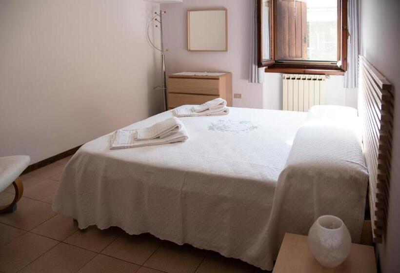 דירת חדר בקומת קרקע, Cascina Pirondini