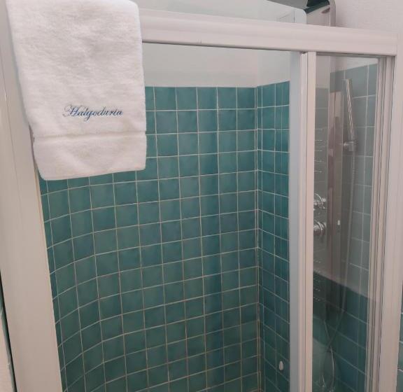 غرفة قياسية, Halgoduria