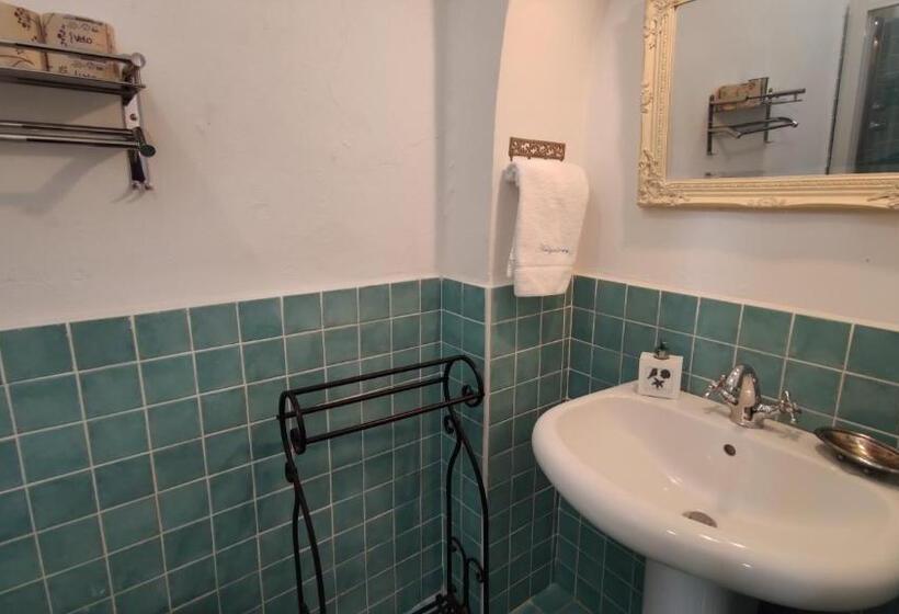 غرفة قياسية, Halgoduria