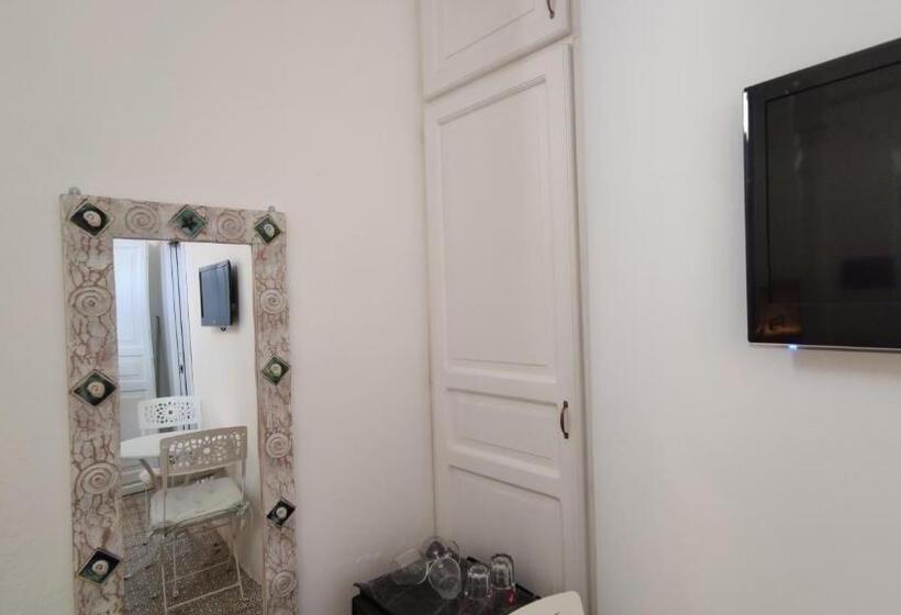 غرفة قياسية, Halgoduria