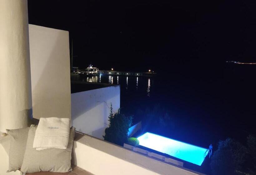 غرفة سوبيريور ثلاثية, Halgoduria