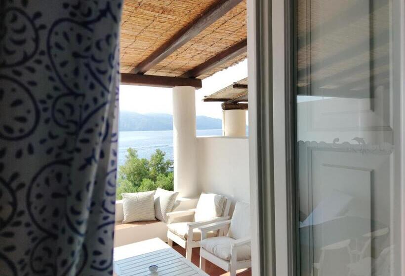 غرفة سوبيريور ثلاثية, Halgoduria