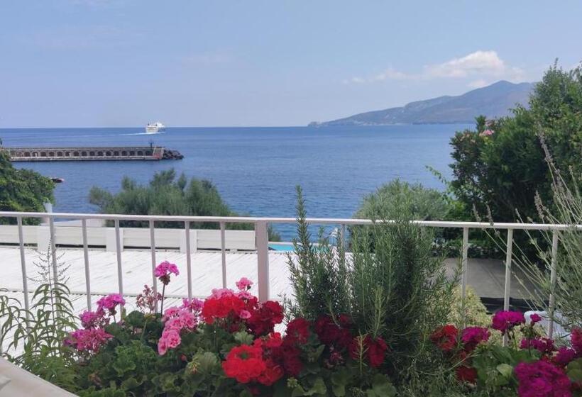 غرفة ديلوكس مطلّة علي البحر مزوَّدة بشُرفة, Halgoduria