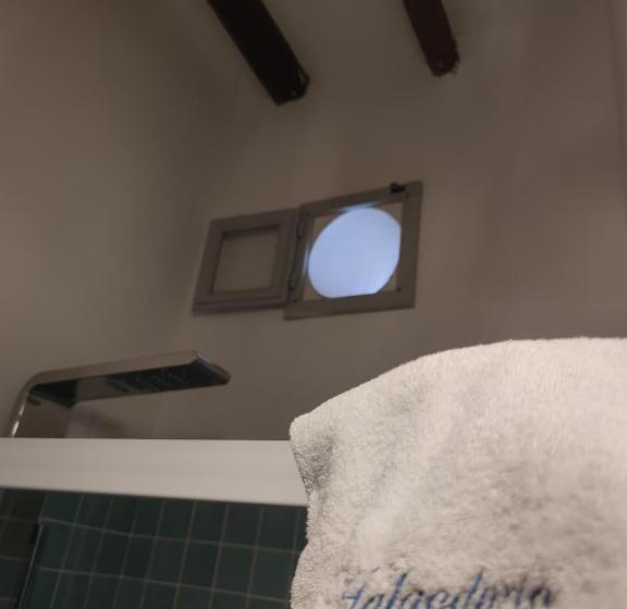 غرفة ديلوكس مطلّة علي البحر مزوَّدة بشُرفة, Halgoduria