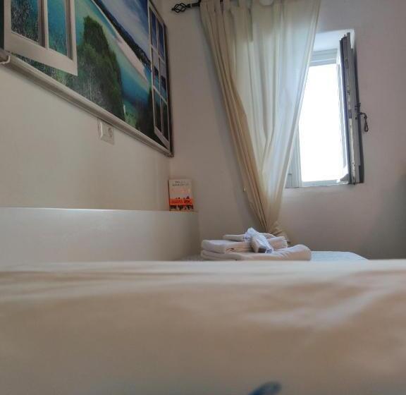 غرفة ديلوكس ثلاثية, Halgoduria