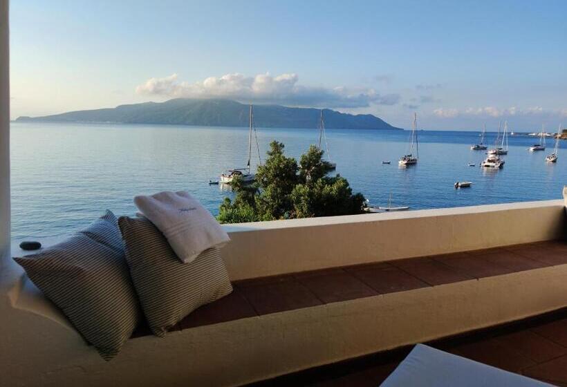 غرفة ديلوكس ثلاثية, Halgoduria