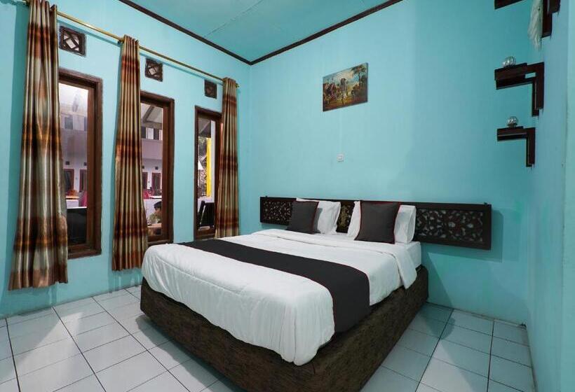 Номер Deluxe Кровать Кинг, Capital O 93262 Hotel Cherish 2