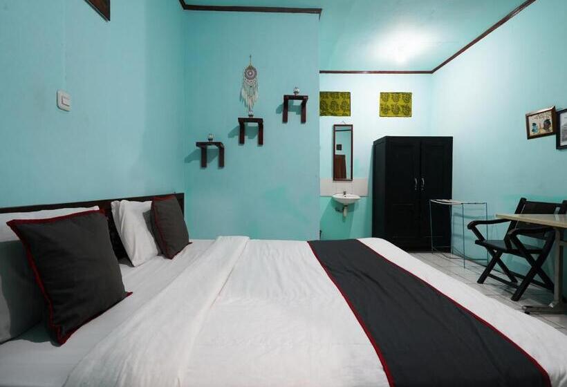 Номер Deluxe Кровать Кинг, Capital O 93262 Hotel Cherish 2