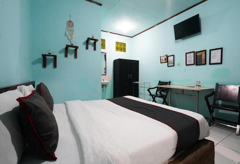 Номер Deluxe Кровать Кинг, Capital O 93262 Hotel Cherish 2
