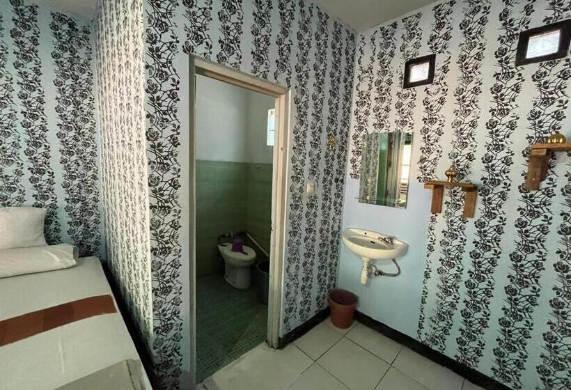 Номер Deluxe, Capital O 93262 Hotel Cherish 2