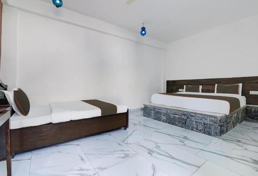 デラックストリプルルーム, Collection O Hotel Kumbha Garh