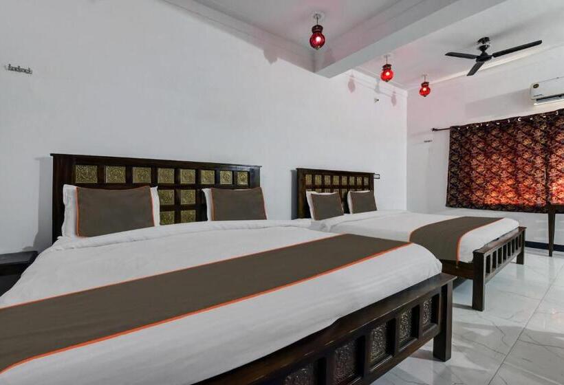 デラックストリプルルーム, Collection O Hotel Kumbha Garh