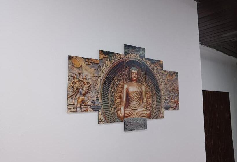 Quarto Familiar, Balaji Residency